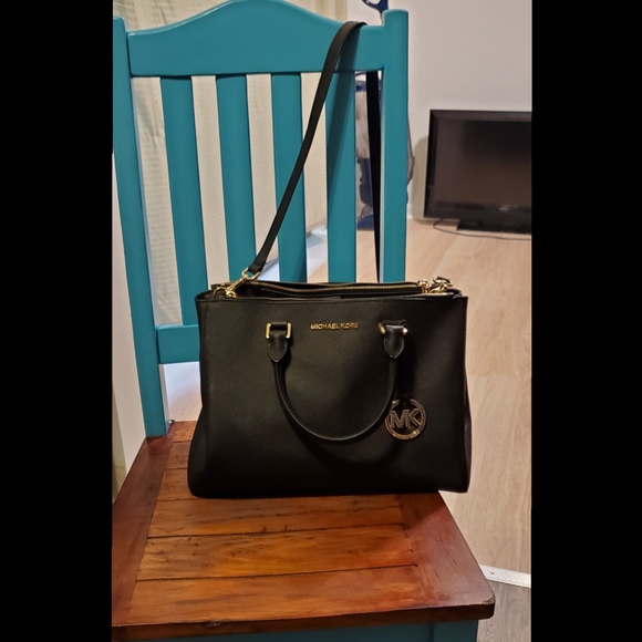Michael Kors Purse - Picture 5 of 8